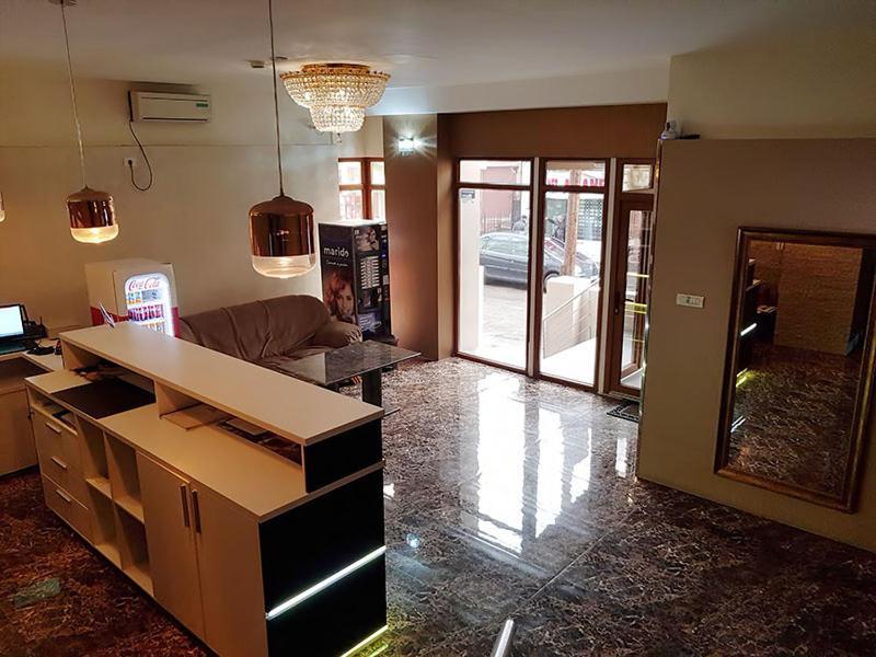 Hotel Uranus Bucureşti Eksteriør bilde