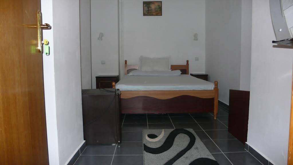 Hotel Uranus Bucureşti Eksteriør bilde