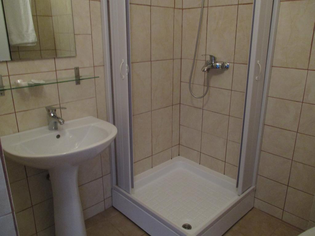 Hotel Uranus Bucureşti Eksteriør bilde